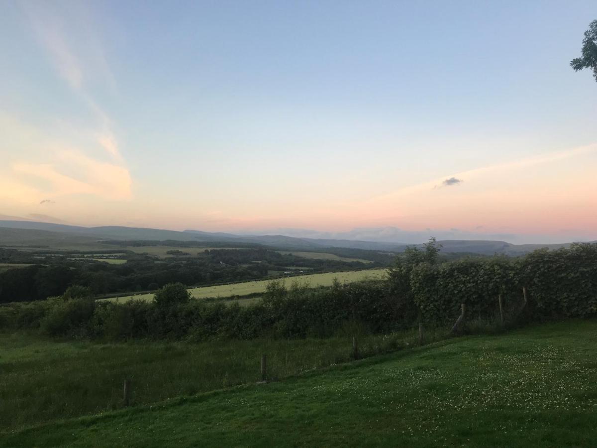 Cwtch Farm Bed & Breakfast Ystalyfera Buitenkant foto