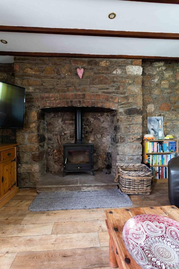 Cwtch Farm Bed & Breakfast Ystalyfera Buitenkant foto